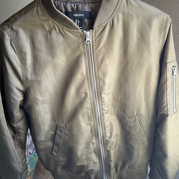 Army green bomber jacket - Picture 2 of 6